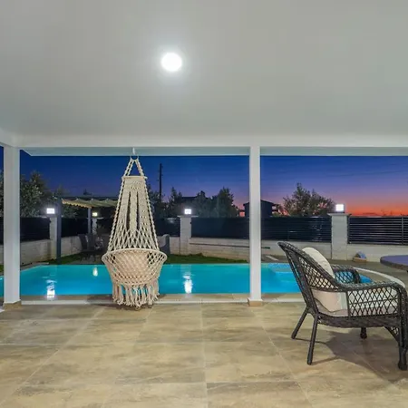 Villa Senay Βίλα